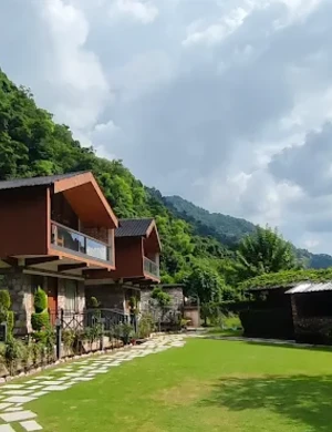 Couple stay review Granny's Den Resort near Dehradun